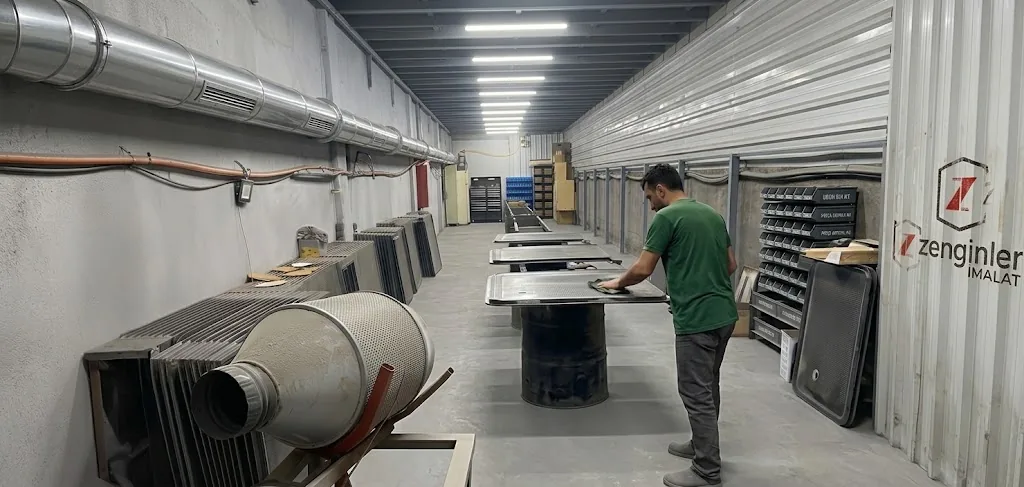 Zenginler İmalat kataloğunda yer alan kompozit üretim salonu